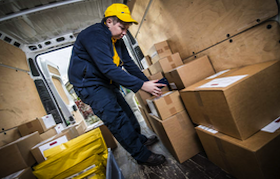 Chargement et déchargement du camion de déménagement